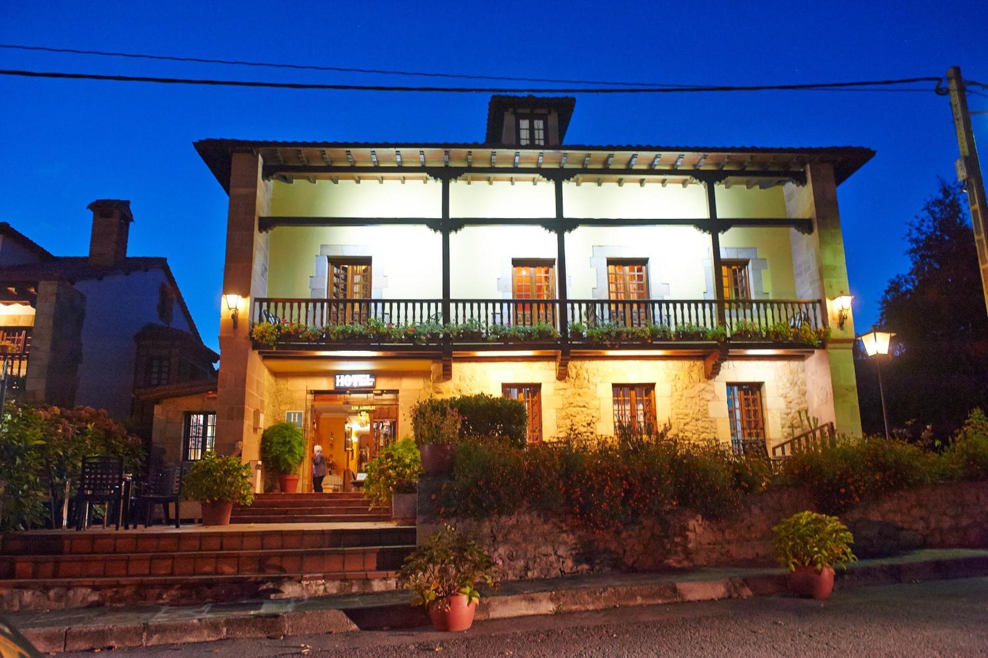 Hotel Los Angeles Santillana del Mar Exterior photo